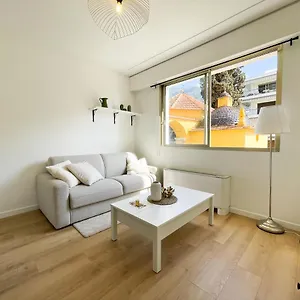https://studio-bord-de-mer-3.fr-provencehotel.com